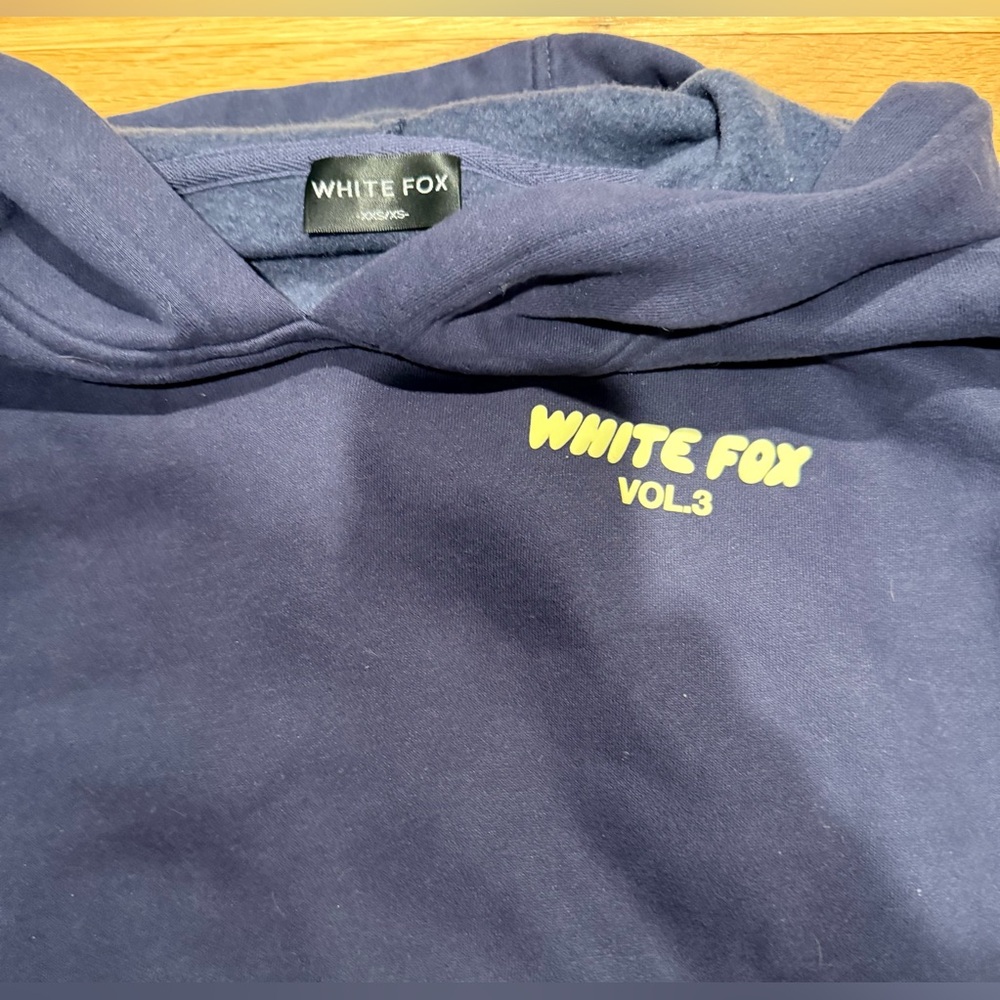 EUC White Fox Offstage Hoodie - Picture 6 of 6